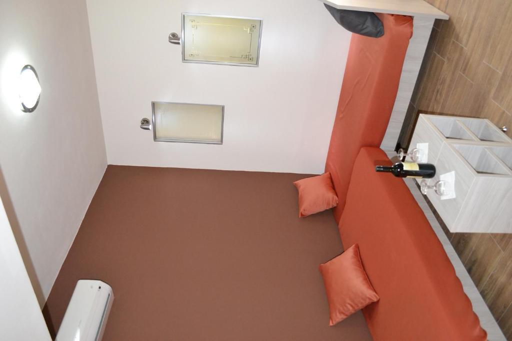 Karavos Hotel Apartments อาร์คานเยโลส ห้อง รูปภาพ