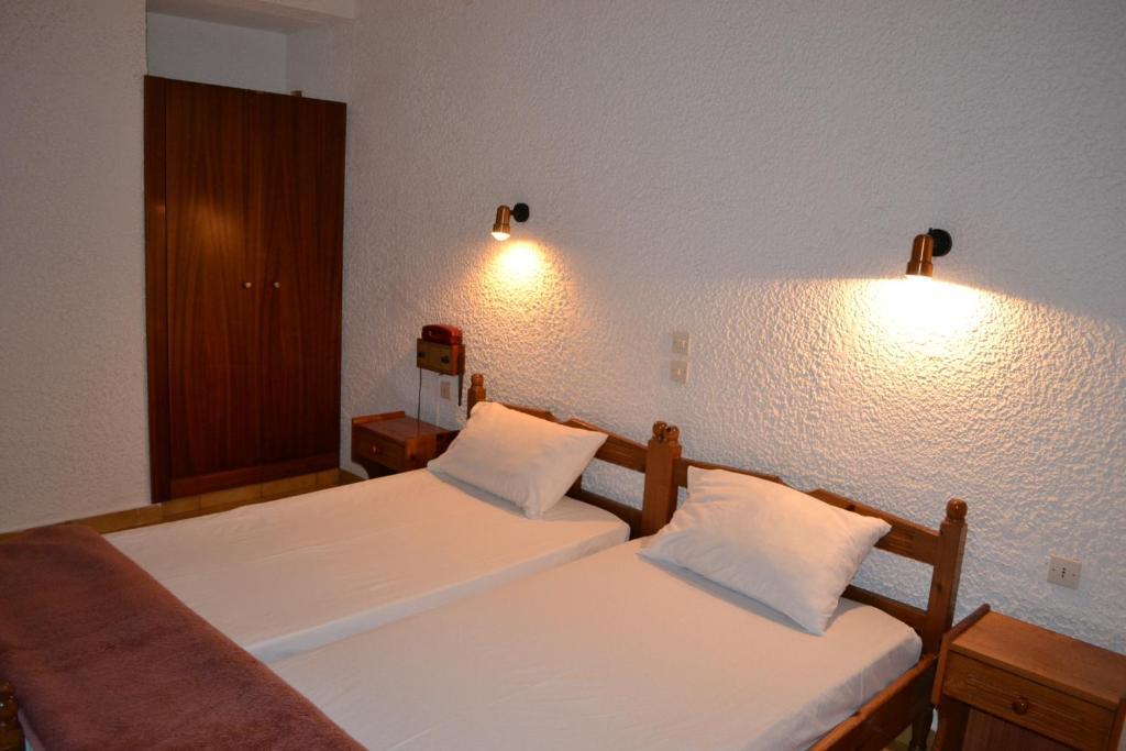 Karavos Hotel Apartments อาร์คานเยโลส ห้อง รูปภาพ